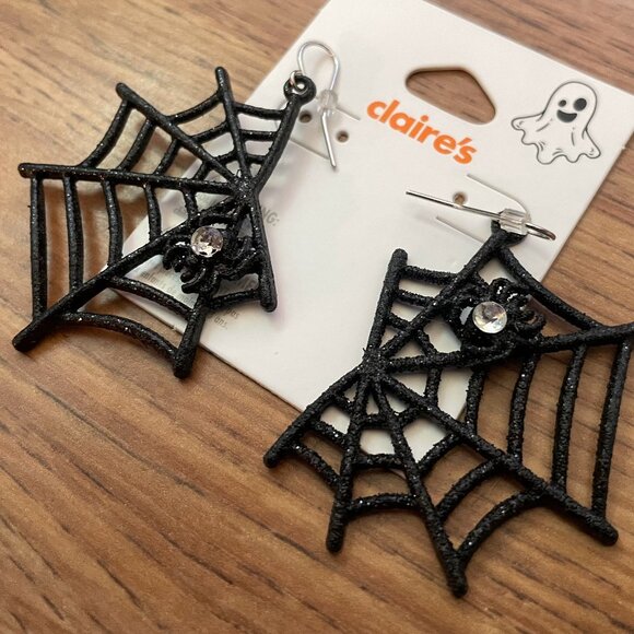 Halloween Spider Web Dangle Earrings Claire's - Picture 1 of 7